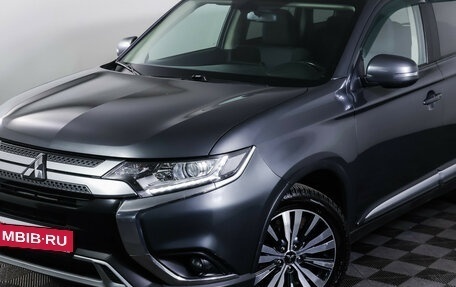 Mitsubishi Outlander III рестайлинг 3, 2019 год, 1 990 000 рублей, 23 фотография