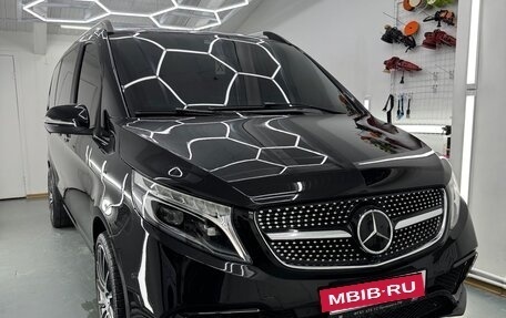 Mercedes-Benz V-Класс, 2015 год, 3 630 000 рублей, 4 фотография