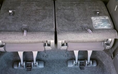 Toyota ISis I, 2011 год, 1 450 000 рублей, 21 фотография