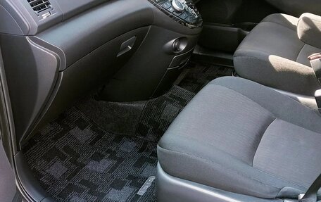 Toyota ISis I, 2011 год, 1 450 000 рублей, 18 фотография