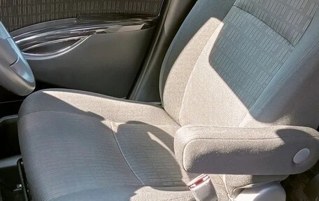 Toyota ISis I, 2011 год, 1 450 000 рублей, 16 фотография