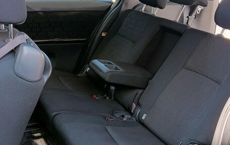 Toyota ISis I, 2011 год, 1 450 000 рублей, 11 фотография