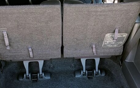 Toyota ISis I, 2011 год, 1 450 000 рублей, 25 фотография