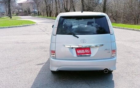 Toyota ISis I, 2011 год, 1 450 000 рублей, 37 фотография