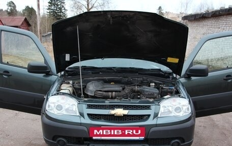 Chevrolet Niva I рестайлинг, 2017 год, 620 000 рублей, 4 фотография