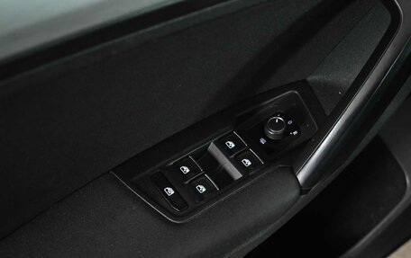 Volkswagen Tiguan II, 2017 год, 2 430 000 рублей, 17 фотография