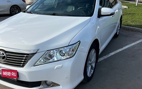 Toyota Camry, 2012 год, 1 850 000 рублей, 1 фотография