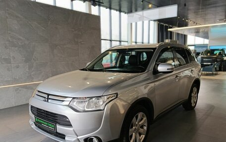 Mitsubishi Outlander III рестайлинг 3, 2014 год, 1 375 000 рублей, 3 фотография