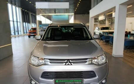 Mitsubishi Outlander III рестайлинг 3, 2014 год, 1 375 000 рублей, 2 фотография