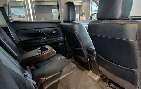 Mitsubishi Outlander III рестайлинг 3, 2014 год, 1 375 000 рублей, 9 фотография