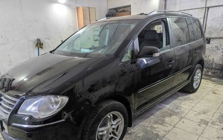 Volkswagen Touran III, 2007 год, 630 000 рублей, 1 фотография