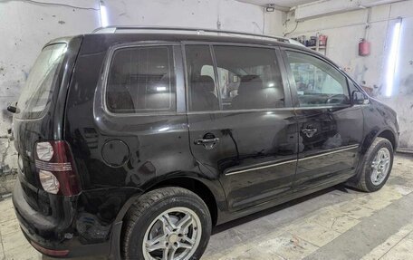 Volkswagen Touran III, 2007 год, 630 000 рублей, 4 фотография