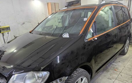 Volkswagen Touran III, 2007 год, 630 000 рублей, 10 фотография