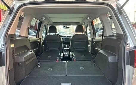 Volkswagen Touran III, 2021 год, 1 490 004 рублей, 8 фотография