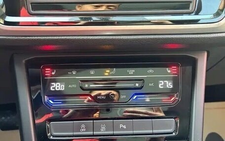 Volkswagen Touran III, 2021 год, 1 490 004 рублей, 19 фотография