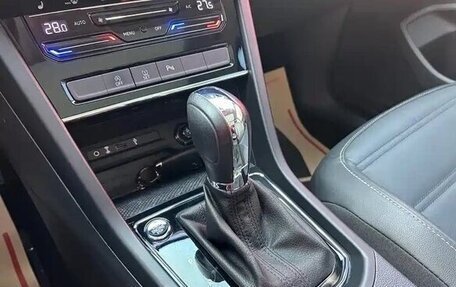 Volkswagen Touran III, 2021 год, 1 490 004 рублей, 21 фотография