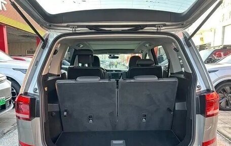 Volkswagen Touran III, 2021 год, 1 490 004 рублей, 10 фотография