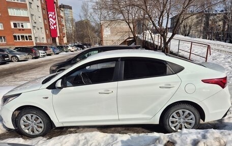 Hyundai Solaris II рестайлинг, 2019 год, 1 000 000 рублей, 3 фотография