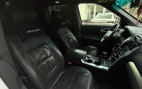 Ford Explorer VI, 2013 год, 1 800 000 рублей, 3 фотография