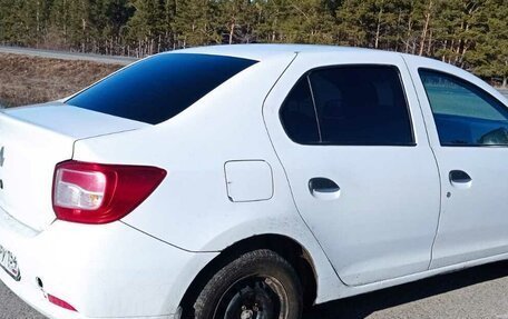 Renault Logan II, 2017 год, 500 000 рублей, 4 фотография