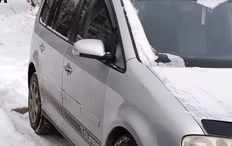 Volkswagen Touran III, 2005 год, 450 000 рублей, 4 фотография