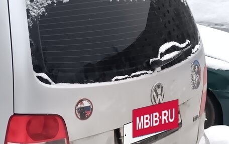 Volkswagen Touran III, 2005 год, 450 000 рублей, 2 фотография