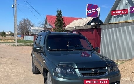 Chevrolet Niva I рестайлинг, 2015 год, 720 000 рублей, 2 фотография