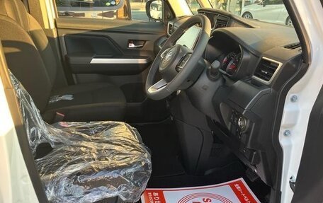 Toyota Roomy I, 2023 год, 974 000 рублей, 10 фотография