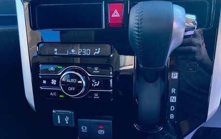 Toyota Roomy I, 2023 год, 974 000 рублей, 13 фотография