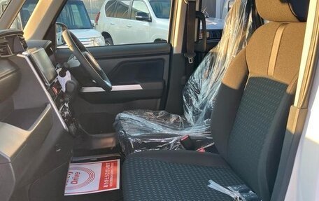 Toyota Roomy I, 2023 год, 974 000 рублей, 31 фотография