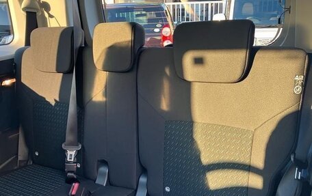 Toyota Roomy I, 2023 год, 974 000 рублей, 28 фотография