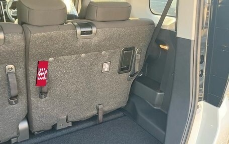 Toyota Roomy I, 2023 год, 974 000 рублей, 23 фотография