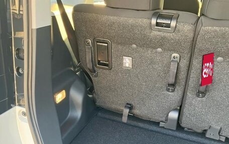 Toyota Roomy I, 2023 год, 974 000 рублей, 22 фотография