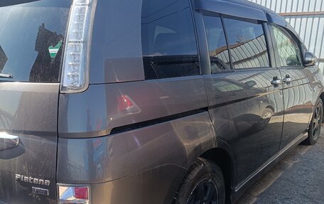 Toyota ISis I, 2011 год, 1 299 000 рублей, 2 фотография