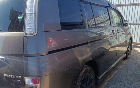 Toyota ISis I, 2011 год, 1 299 000 рублей, 3 фотография