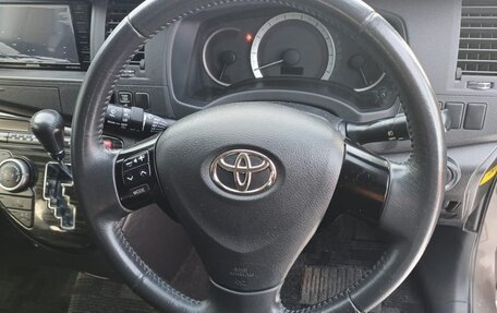 Toyota ISis I, 2011 год, 1 299 000 рублей, 6 фотография