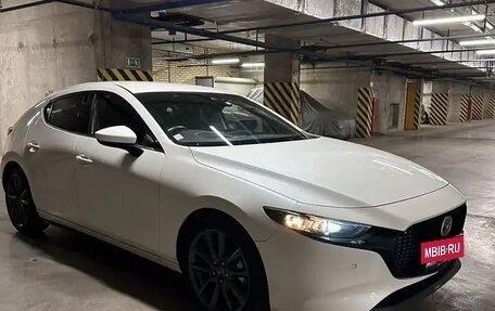 Mazda 3, 2019 год, 1 890 000 рублей, 4 фотография