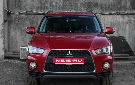 Mitsubishi Outlander III рестайлинг 3, 2011 год, 1 150 000 рублей, 2 фотография