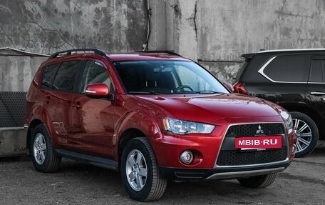 Mitsubishi Outlander III рестайлинг 3, 2011 год, 1 150 000 рублей, 3 фотография