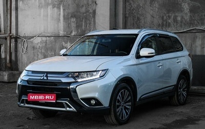Mitsubishi Outlander III рестайлинг 3, 2019 год, 2 500 000 рублей, 1 фотография
