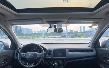 Honda Vezel, 2021 год, 1 400 000 рублей, 5 фотография