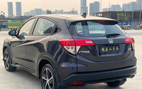 Honda Vezel, 2021 год, 1 400 000 рублей, 3 фотография