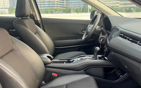 Honda Vezel, 2021 год, 1 400 000 рублей, 6 фотография