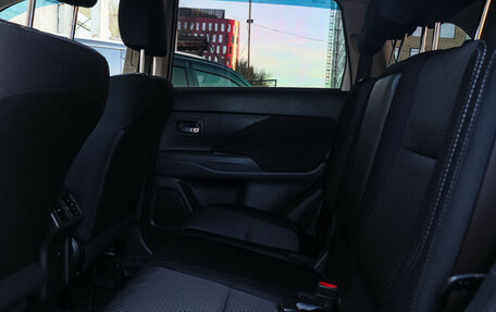 Mitsubishi Outlander III рестайлинг 3, 2019 год, 2 500 000 рублей, 8 фотография