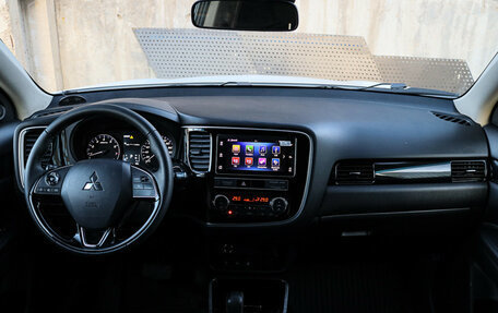 Mitsubishi Outlander III рестайлинг 3, 2019 год, 2 500 000 рублей, 9 фотография