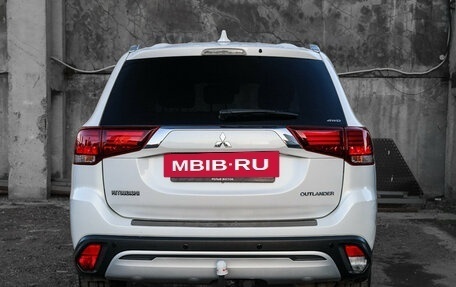 Mitsubishi Outlander III рестайлинг 3, 2019 год, 2 500 000 рублей, 5 фотография