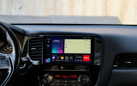 Mitsubishi Outlander III рестайлинг 3, 2019 год, 2 200 000 рублей, 10 фотография