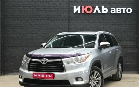 Toyota Highlander III, 2015 год, 3 050 000 рублей, 1 фотография