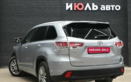 Toyota Highlander III, 2015 год, 3 050 000 рублей, 4 фотография