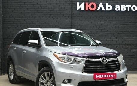 Toyota Highlander III, 2015 год, 3 050 000 рублей, 3 фотография